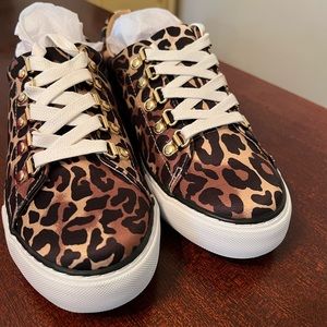 Lilly Pulitzer Leopard Hallie Sneaker size 8.5